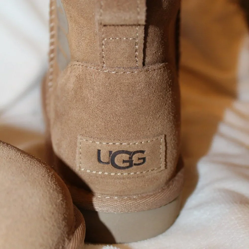 NEW UGG WOMEN'S LOGO MINI ANKLE BOOTS BOOTIES CHESTNUT - Picture 7 of 8